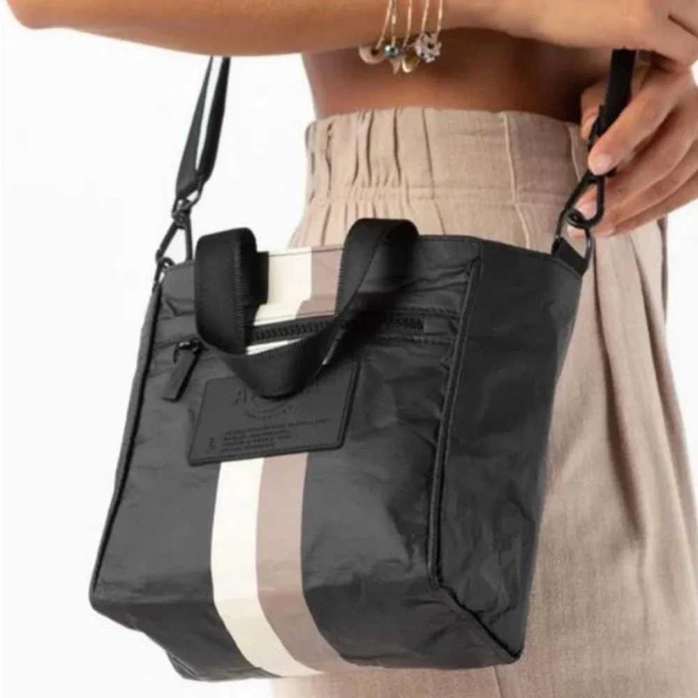 EUC Aloha Collection Zip Top Cross Body Bag - Picture 3 of 6